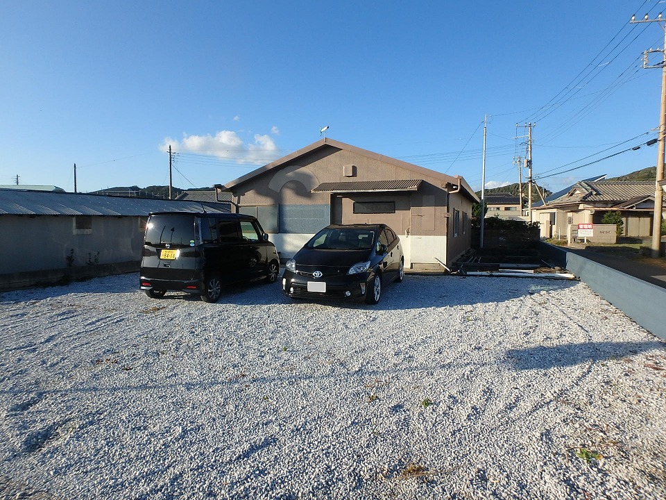 南房総市白浜町滝口の海前倉庫付土地　売却相談
