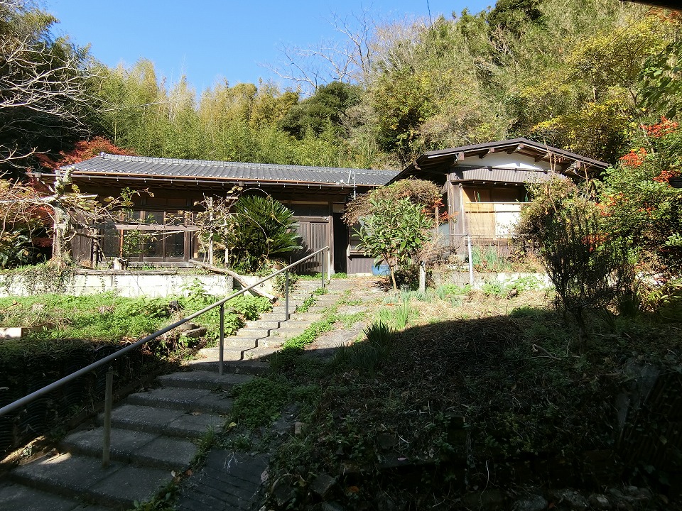 館山市水岡の元牛舎と大型納屋付戸建て　売却依頼